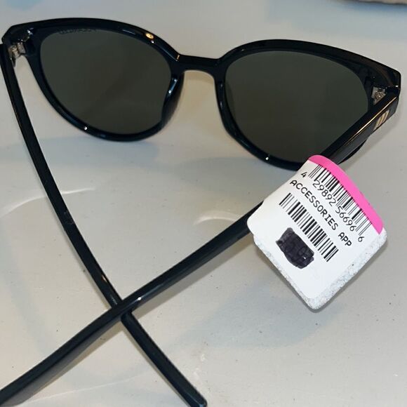 Le Specs Armada 2352280 Sunglasses NWT Black $85
